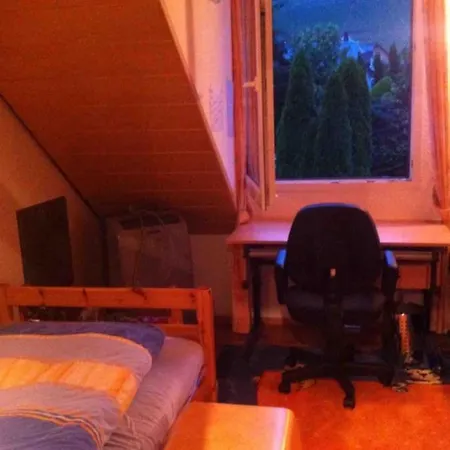 Familien-zimmer Mit Bad Und Garten In Privathaus Hell, Gemuetlich, Ruhig, Eigenes Grosses Badezimmer 빈닌겐