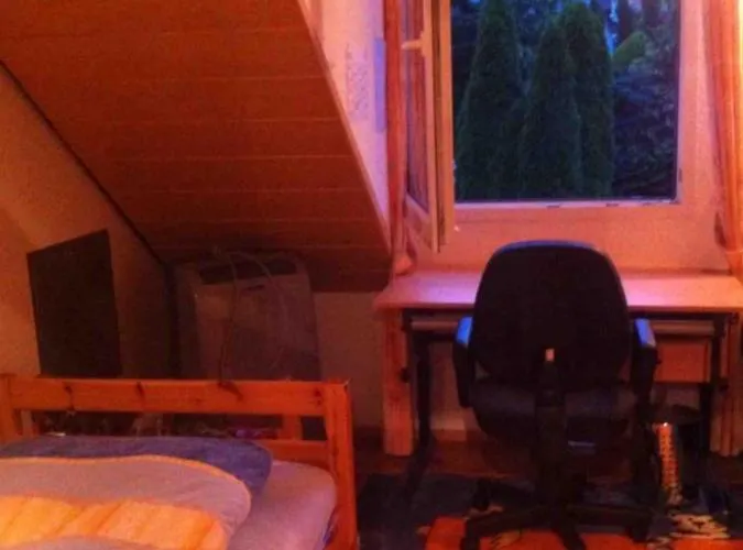 Familien-zimmer Mit Bad Und Garten In Privathaus Hell, Gemuetlich, Ruhig, Eigenes Grosses Badezimmer Winningen