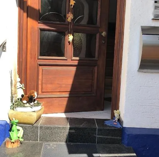 Familien-zimmer Mit Bad Und Garten In Privathaus Hell, Gemuetlich, Ruhig, Eigenes Grosses Badezimmer * ווינינגן