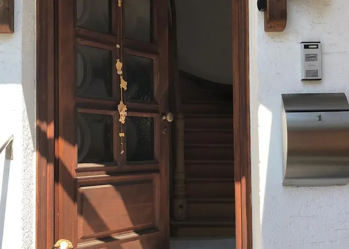 Familien-zimmer Mit Bad Und Garten In Privathaus Hell, Gemuetlich, Ruhig, Eigenes Grosses Badezimmer Rum i privatbostad Winningen