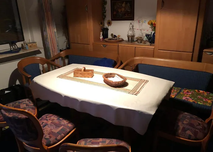 Familien-zimmer Mit Bad Und Garten In Privathaus Hell, Gemuetlich, Ruhig, Eigenes Grosses Badezimmer ווינינגן